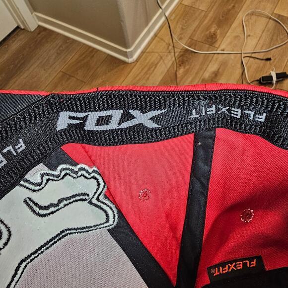 NWOT Red Flex Fit Cap Size L/XL - Picture 5 of 7